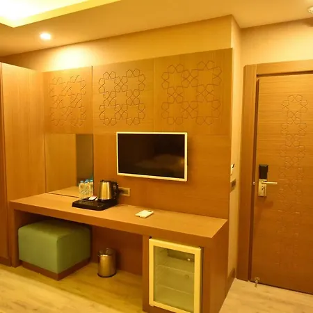 Grand Bulut & 3*